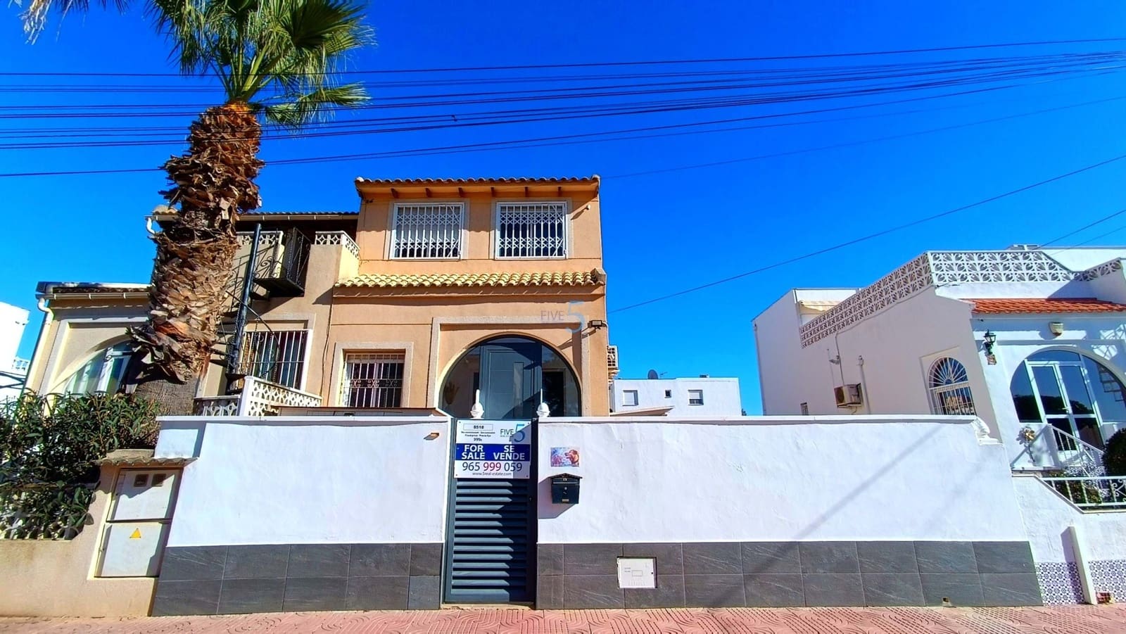 3 bedroom Semi-detached Villa for sale in Benijofar with pool - € 215,000 (Ref: 9412860)