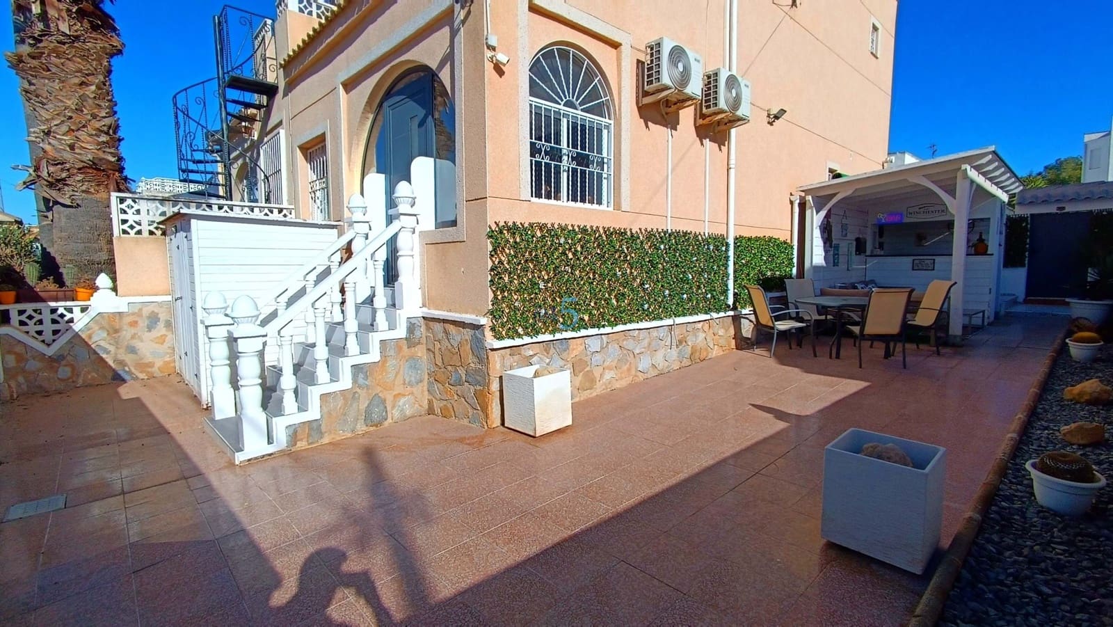 3 bedroom Semi-detached Villa for sale in Benijofar with pool - € 215,000 (Ref: 9412860)