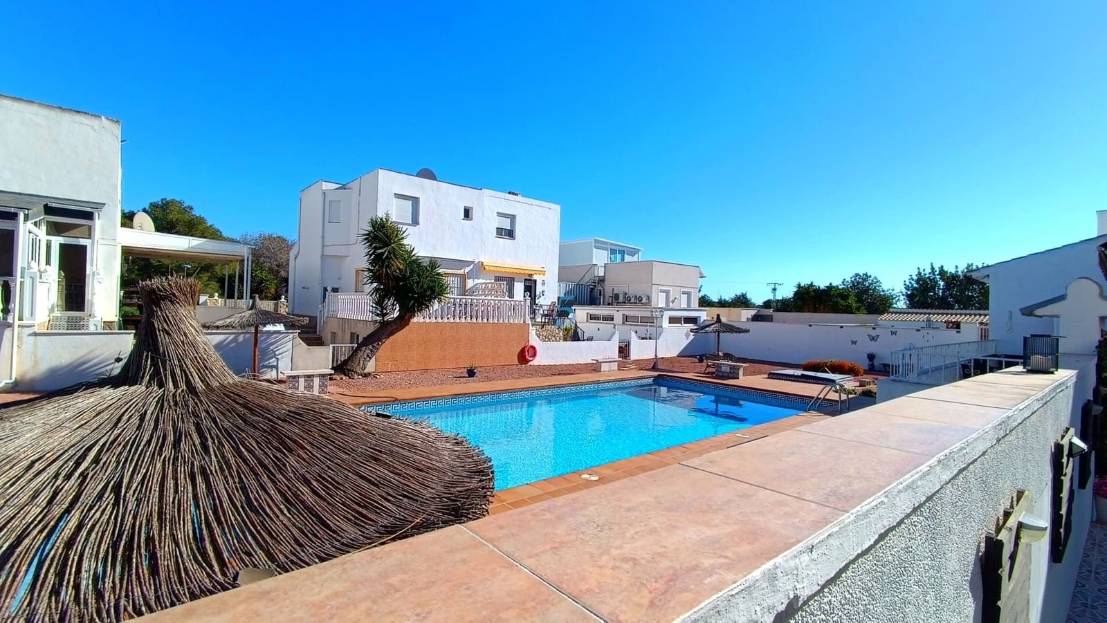 3 bedroom Semi-detached Villa for sale in Benijofar with pool - € 215,000 (Ref: 9412860)