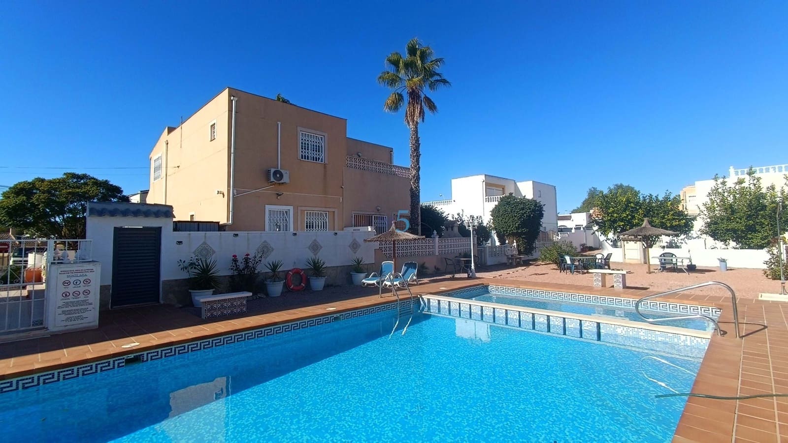 3 bedroom Semi-detached Villa for sale in Benijofar with pool - € 215,000 (Ref: 9412860)