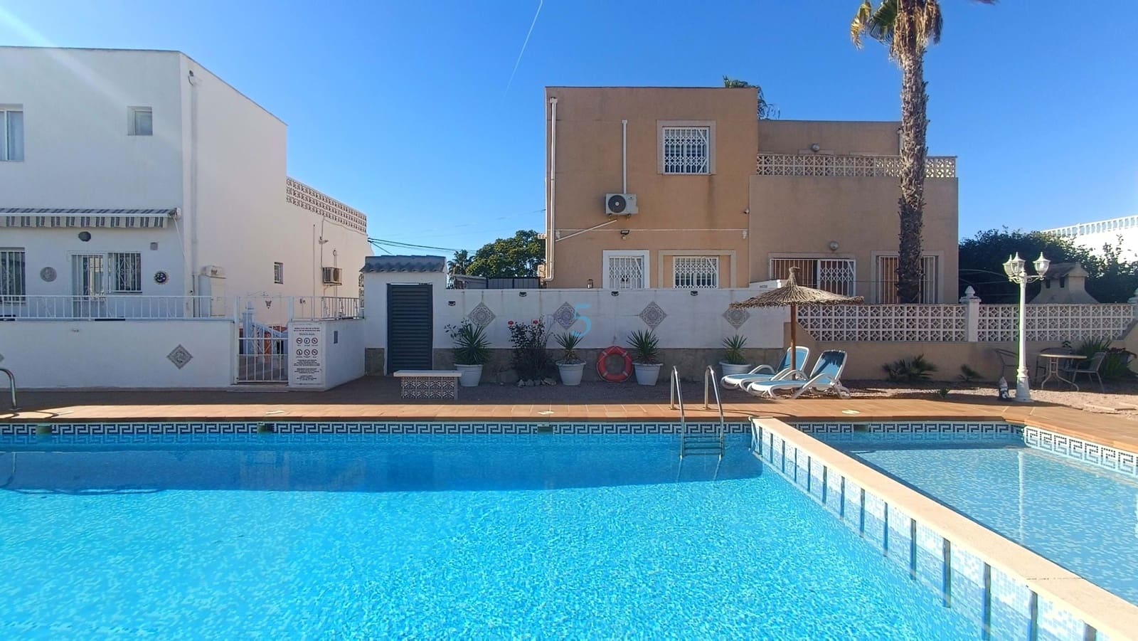 3 bedroom Semi-detached Villa for sale in Benijofar with pool - € 215,000 (Ref: 9412860)
