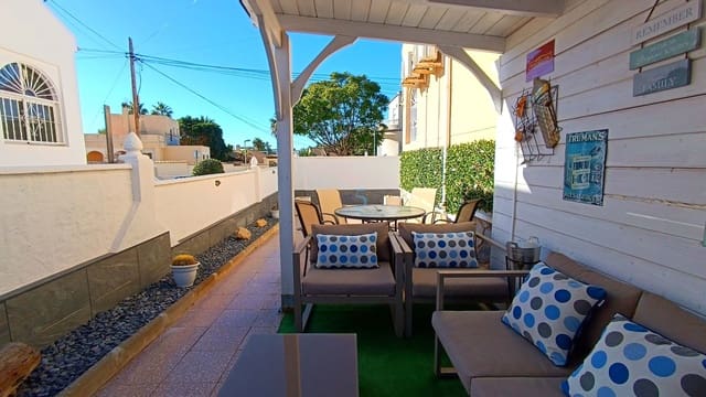 3 soveværelse Semi-Rækkehus til salg i Benijófar med swimmingpool - € 215.000 (Ref: 9412860)