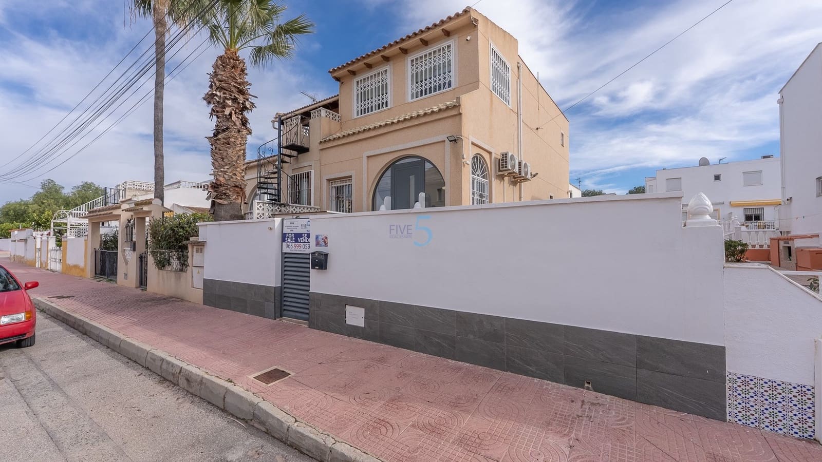 3 bedroom Semi-detached Villa for sale in Benijofar with pool - € 215,000 (Ref: 9412860)