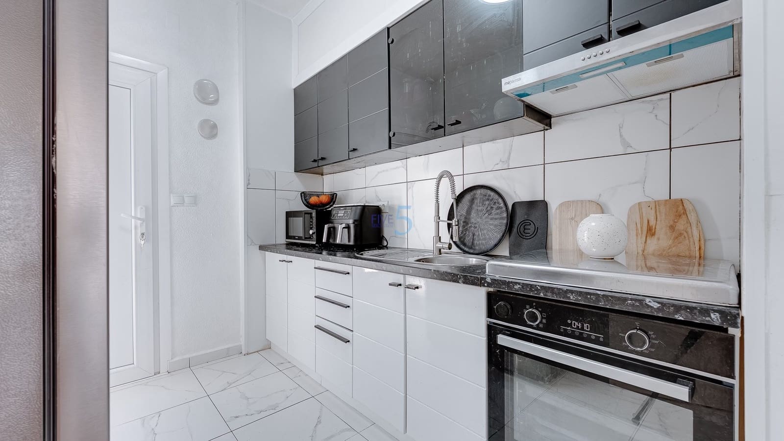 3 bedroom Semi-detached Villa for sale in Benijofar with pool - € 215,000 (Ref: 9412860)