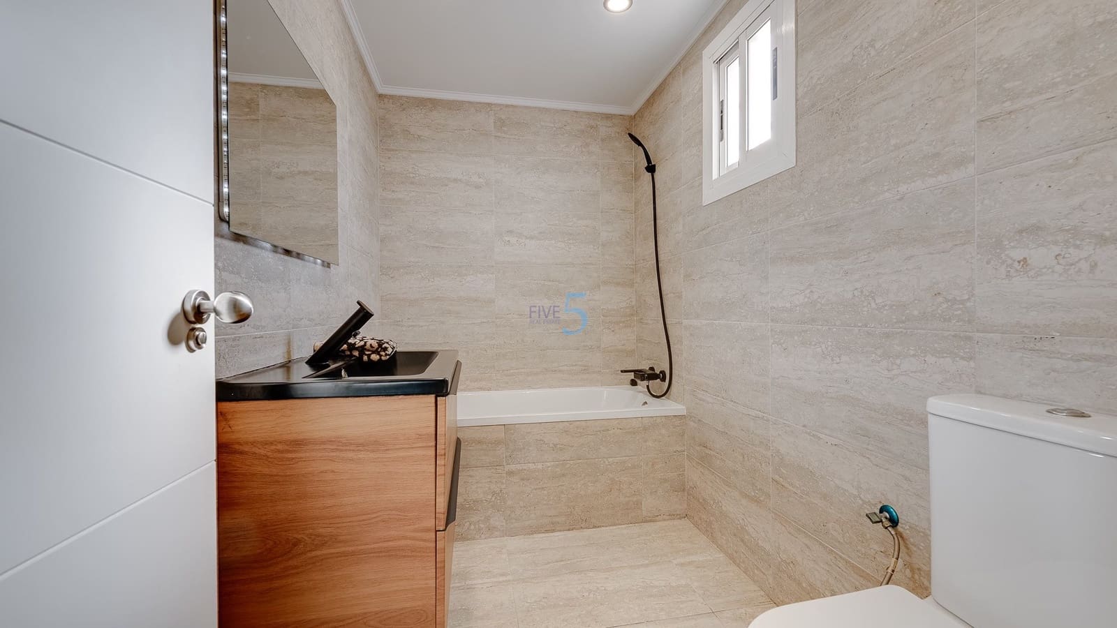 3 bedroom Semi-detached Villa for sale in Benijofar with pool - € 215,000 (Ref: 9412860)