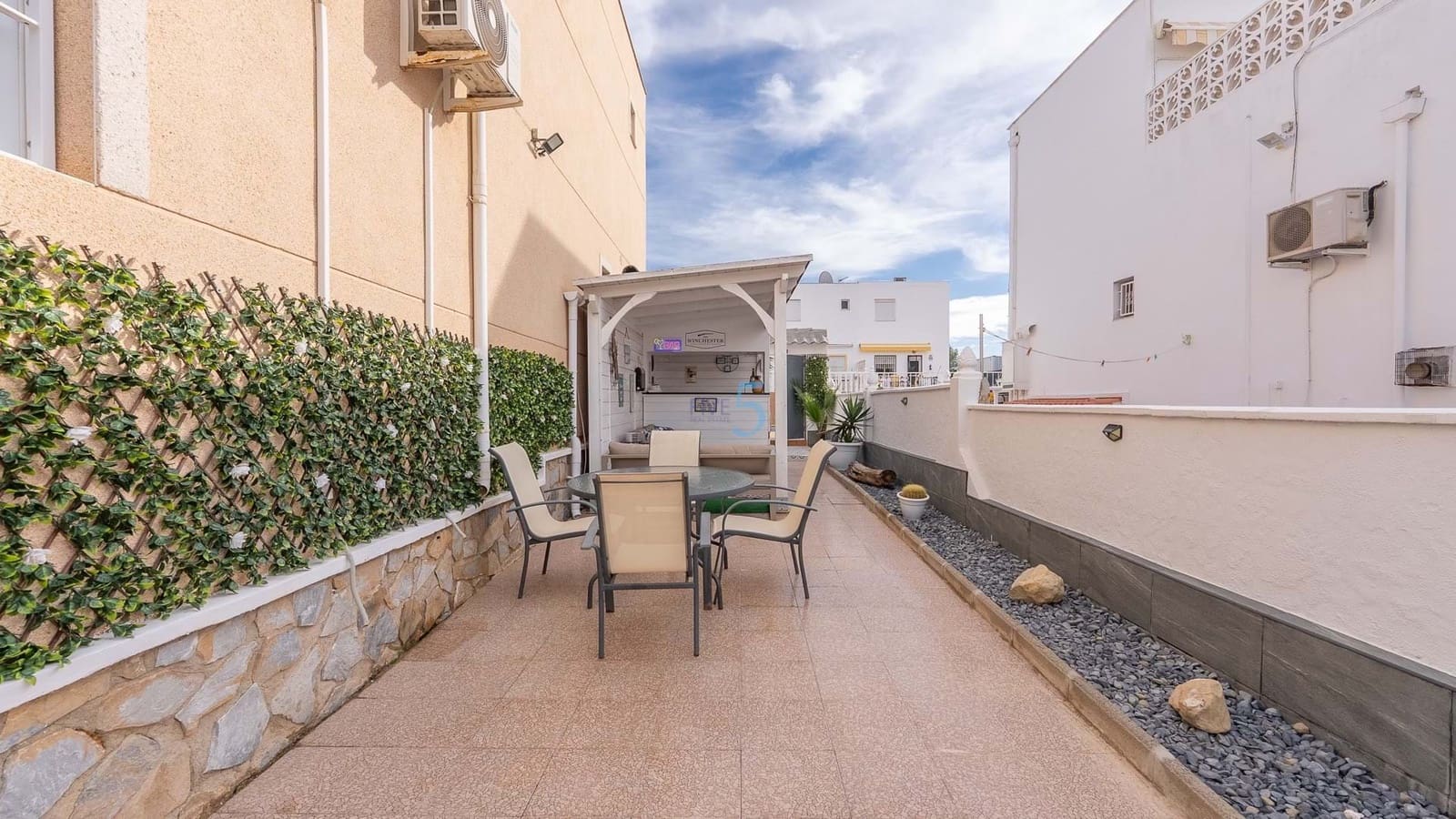 3 bedroom Semi-detached Villa for sale in Benijofar with pool - € 215,000 (Ref: 9412860)