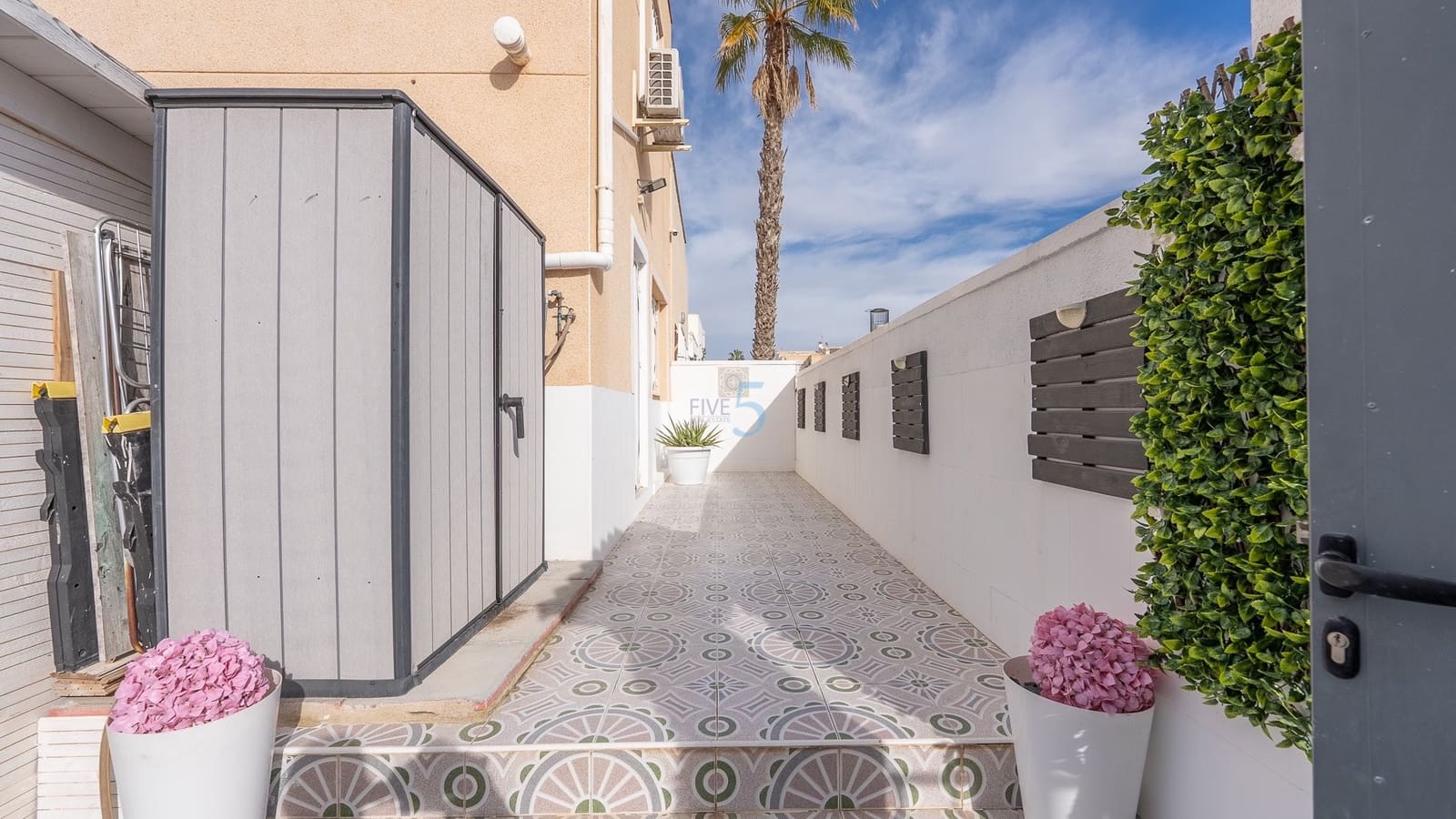 3 bedroom Semi-detached Villa for sale in Benijofar with pool - € 215,000 (Ref: 9412860)