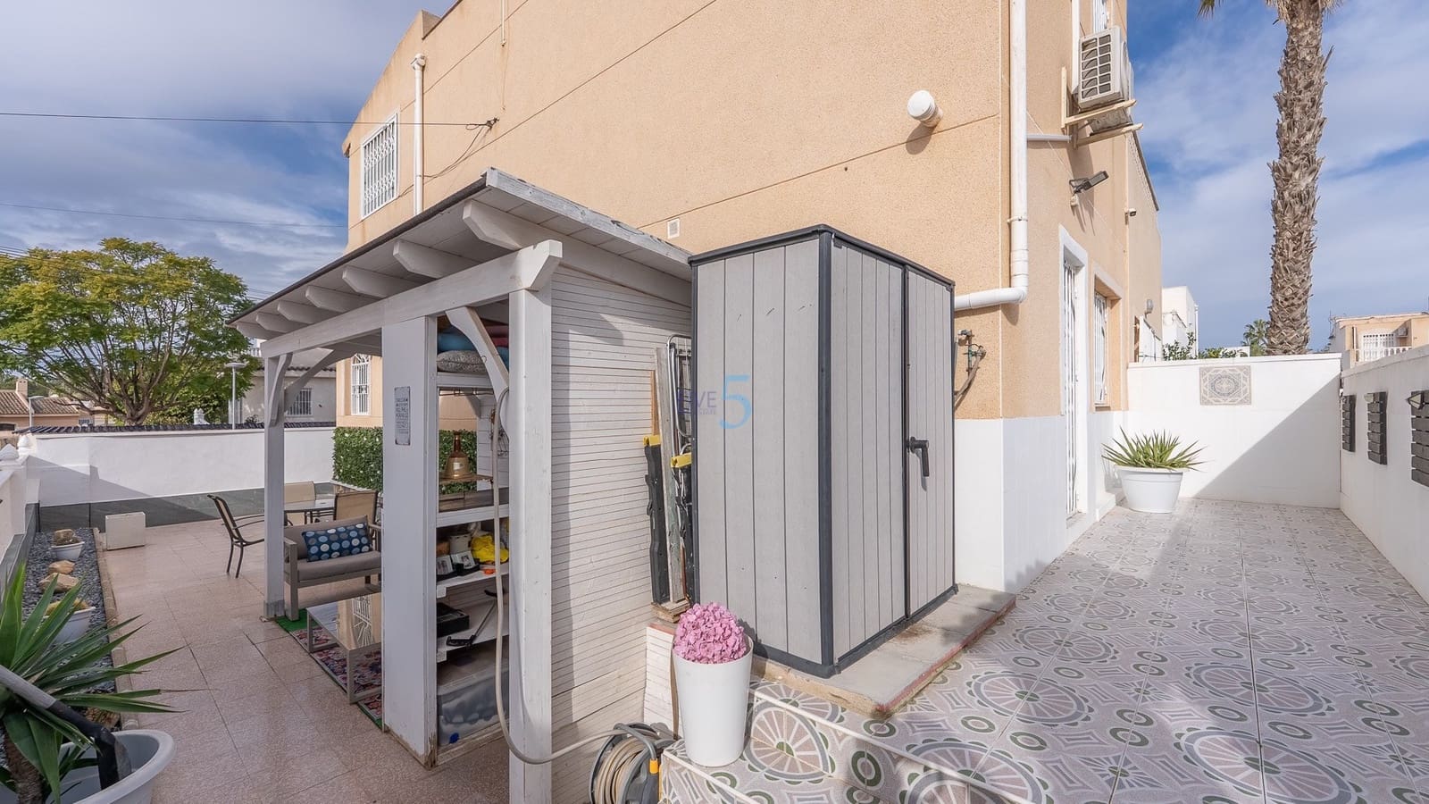 3 bedroom Semi-detached Villa for sale in Benijofar with pool - € 215,000 (Ref: 9412860)