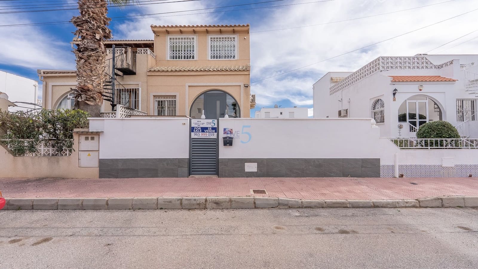 3 bedroom Semi-detached Villa for sale in Benijofar with pool - € 215,000 (Ref: 9412860)