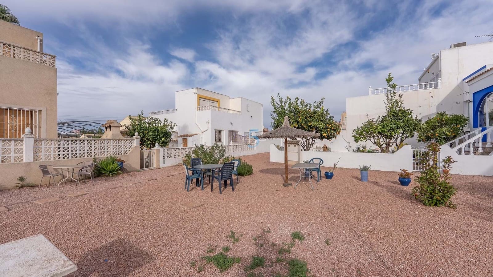 3 bedroom Semi-detached Villa for sale in Benijofar with pool - € 215,000 (Ref: 9412860)