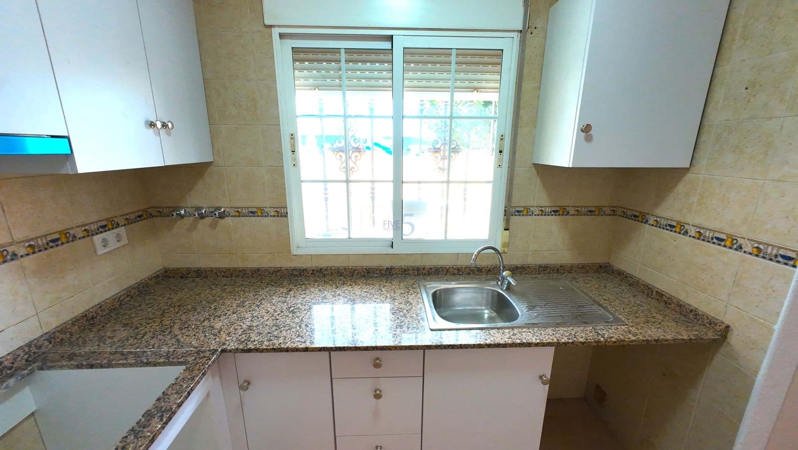 2 sypialnia Dom na sprzedaż w Torrevieja z basenem - 175 000 € (Ref: 9413232)