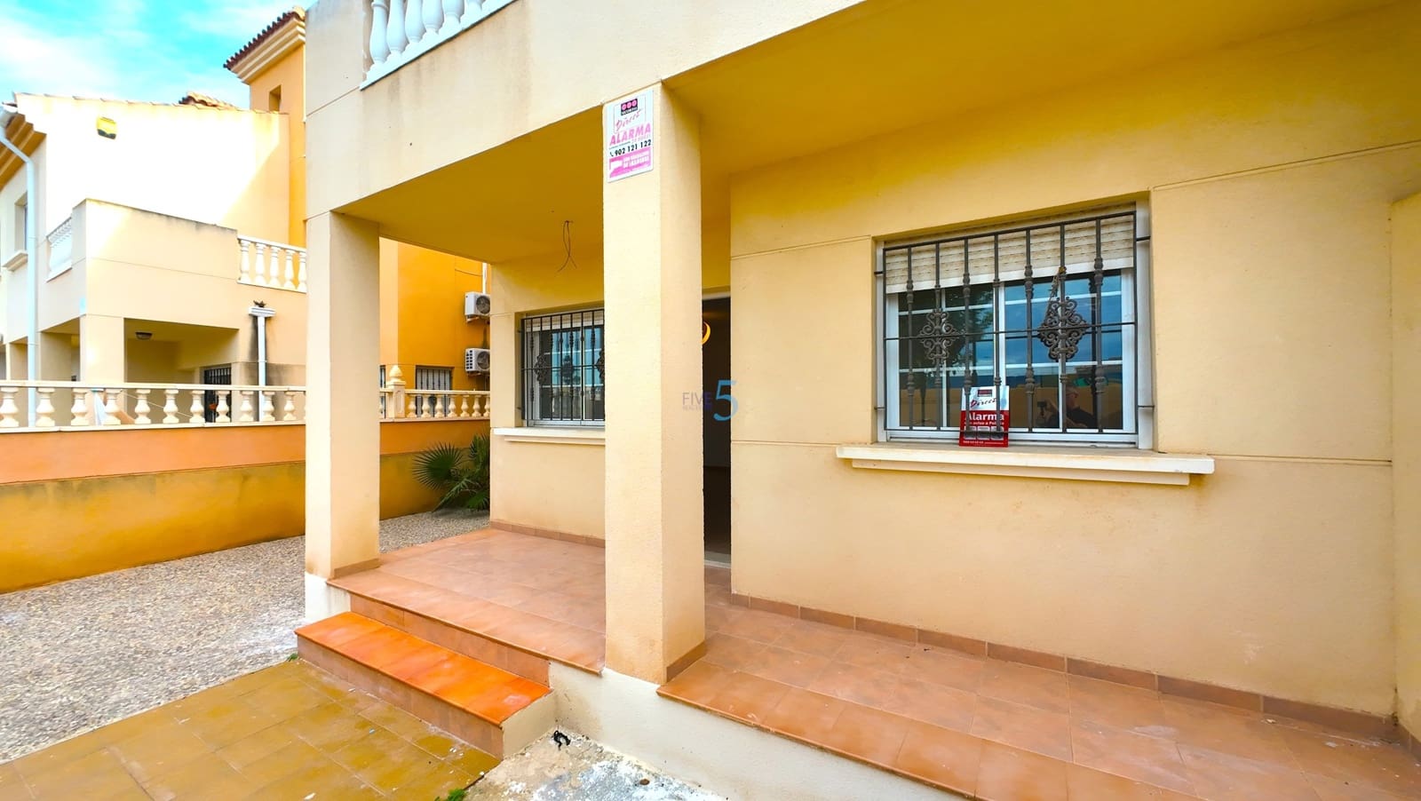 2 sypialnia Dom na sprzedaż w Torrevieja z basenem - 175 000 € (Ref: 9413232)