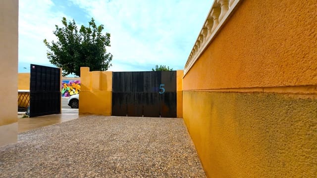 Casa de 2 habitaciones en Torrevieja en venta con piscina - 175.000 € (Ref: 9413232)