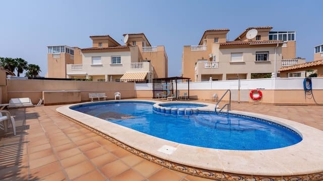 Casa de 2 habitaciones en Torrevieja en venta con piscina - 175.000 € (Ref: 9413232)