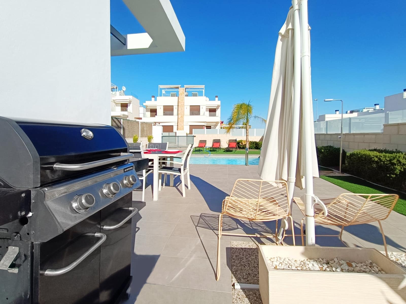 3 quarto Moradia para venda em Villamartin com piscina - 410 000 € (Ref: 9414839)