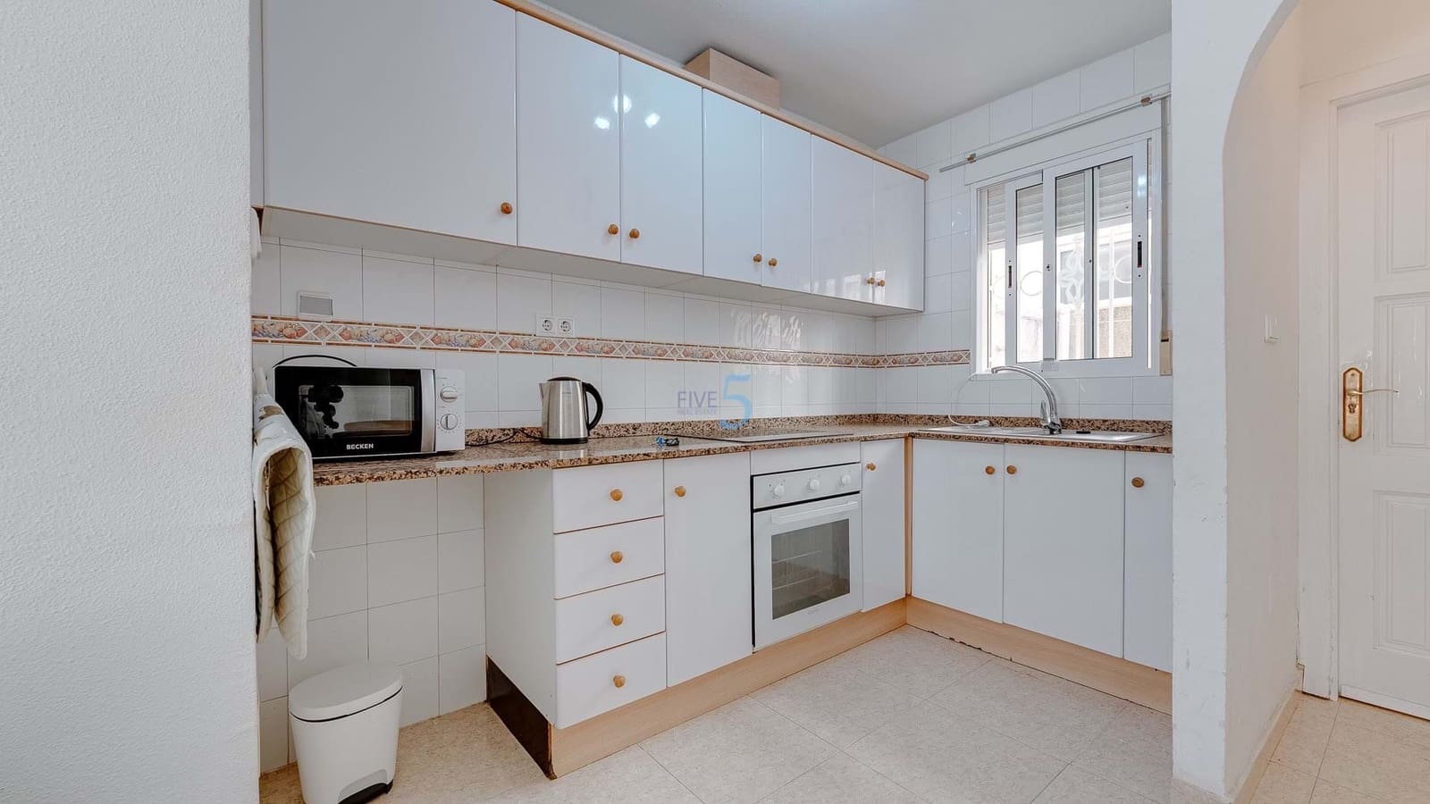 2 makuuhuone Omakotitalo myytävänä paikassa Villamartin mukana uima-altaan - 179 900 € (Ref: 9414840)