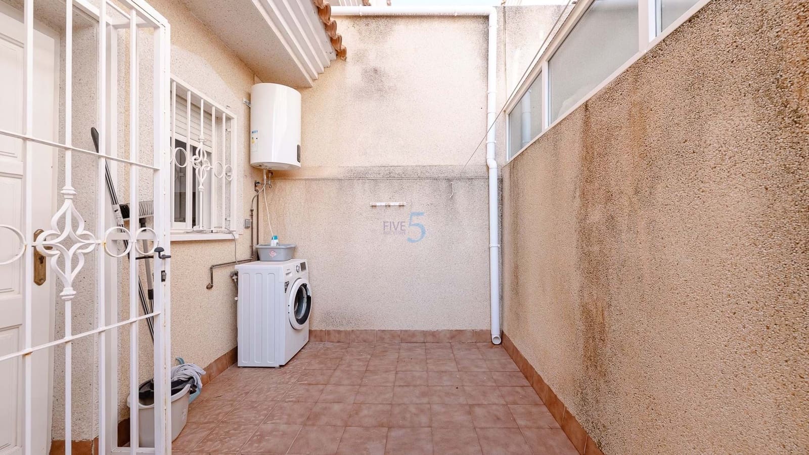 2 makuuhuone Omakotitalo myytävänä paikassa Villamartin mukana uima-altaan - 179 900 € (Ref: 9414840)