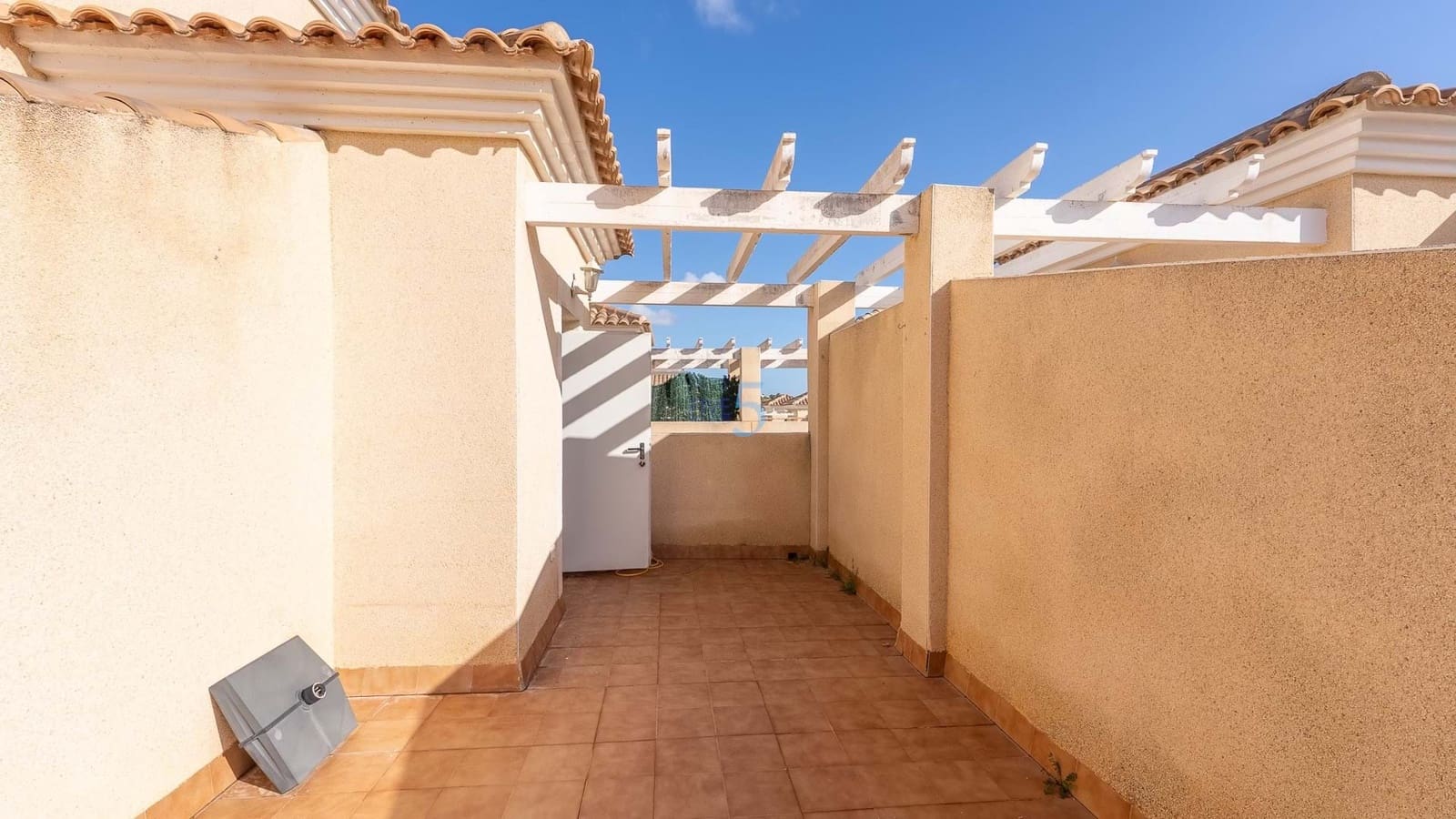 2 makuuhuone Omakotitalo myytävänä paikassa Villamartin mukana uima-altaan - 179 900 € (Ref: 9414840)