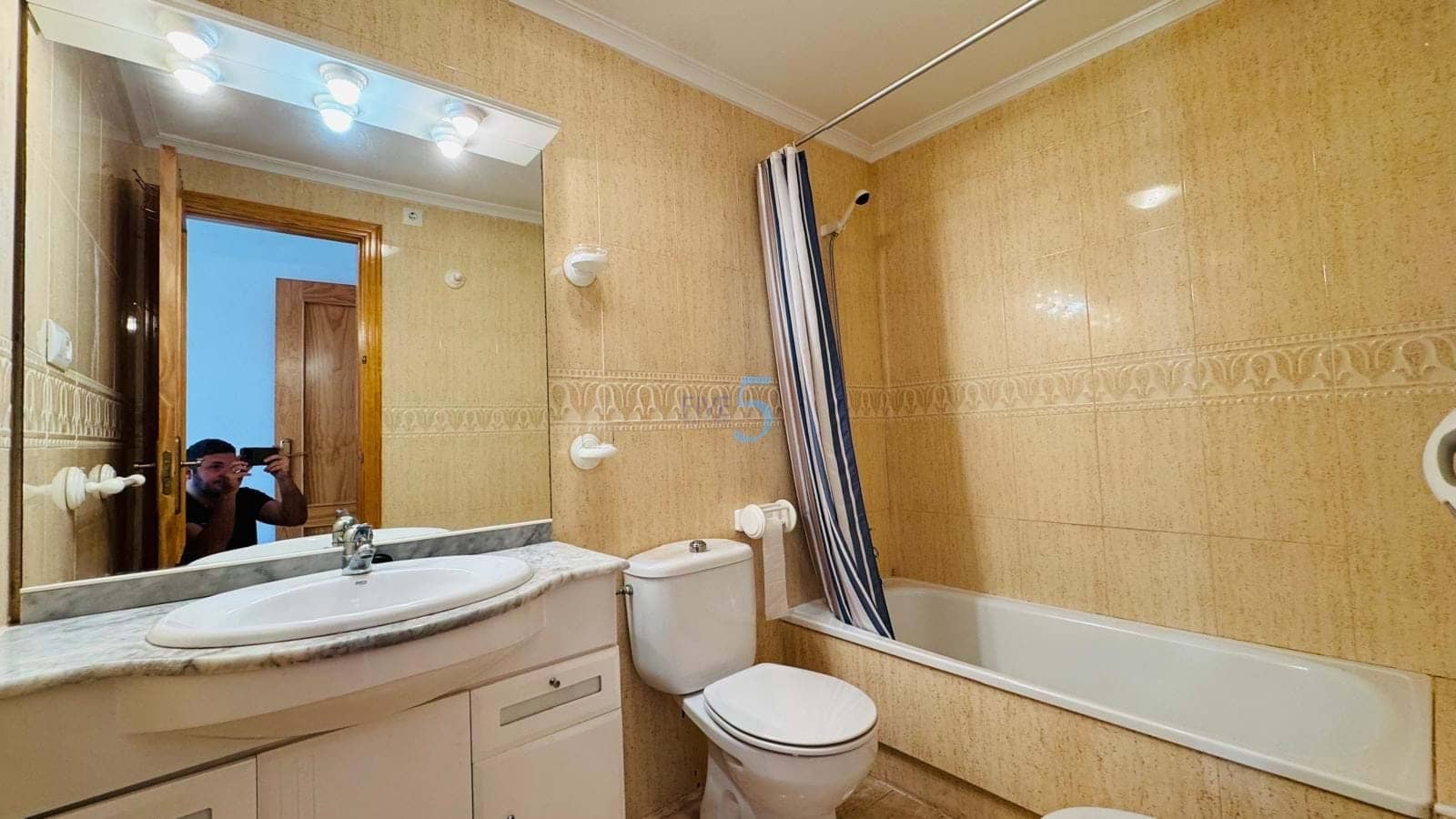 2 bedroom Apartment for sale in Playa Flamenca with pool - € 205,000 (Ref: 9415592)