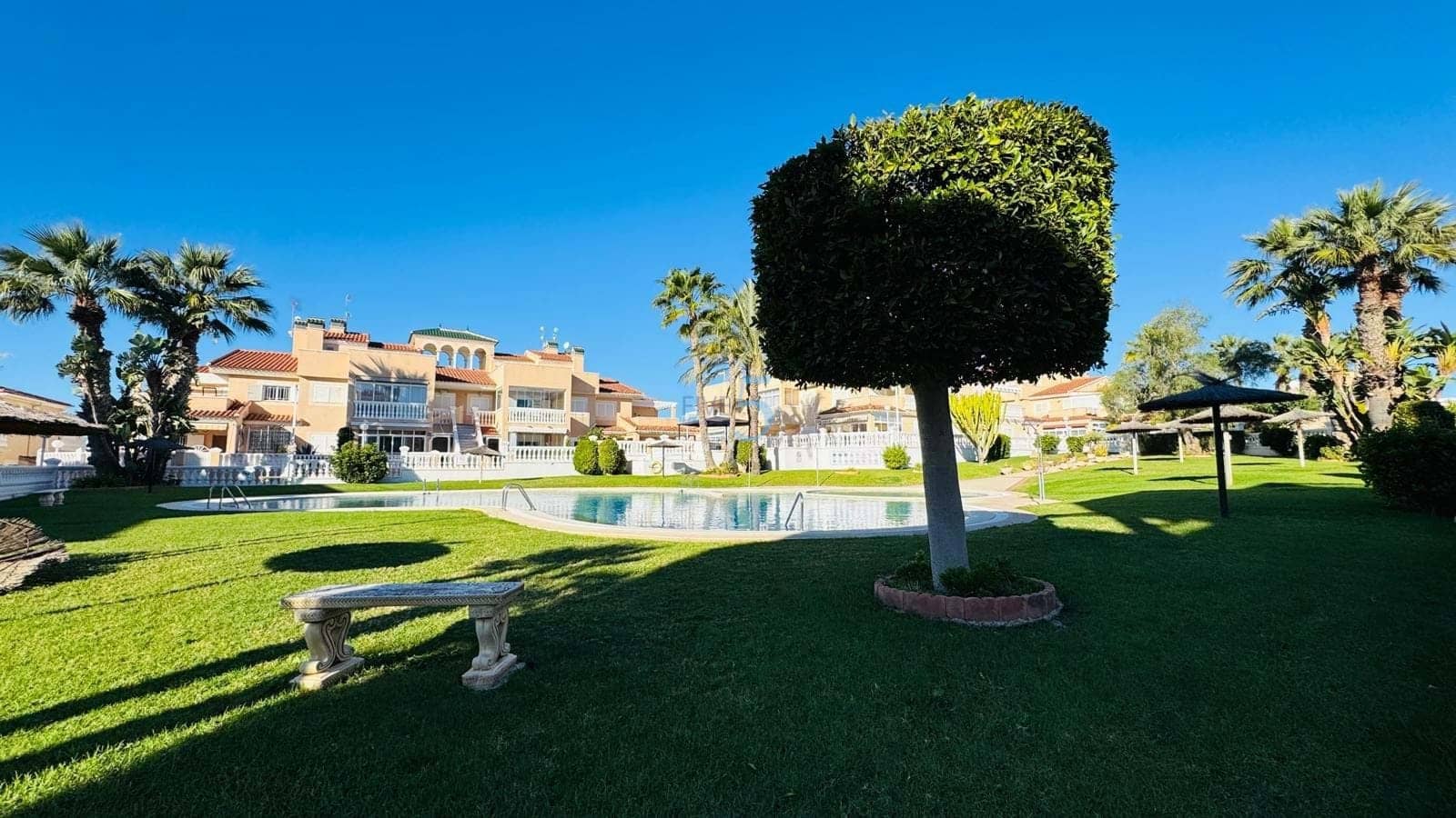 2 bedroom Apartment for sale in Playa Flamenca with pool - € 205,000 (Ref: 9415592)
