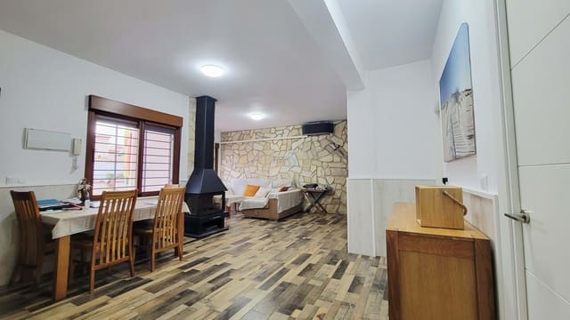 3 makuuhuone Bungalow myytävänä paikassa San Pedro del Pinatar mukana uima-altaan 
autotalli - 350 000 € (Ref: 9415595)