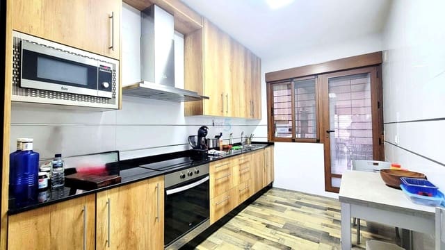 3 makuuhuone Bungalow myytävänä paikassa San Pedro del Pinatar mukana uima-altaan 
autotalli - 350 000 € (Ref: 9415595)