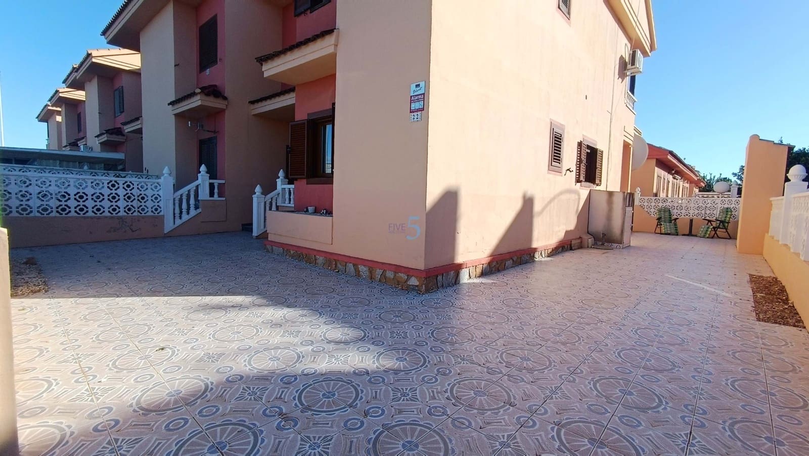 3 bedroom Apartment for sale in Torrevieja with pool - € 149,950 (Ref: 9415596)