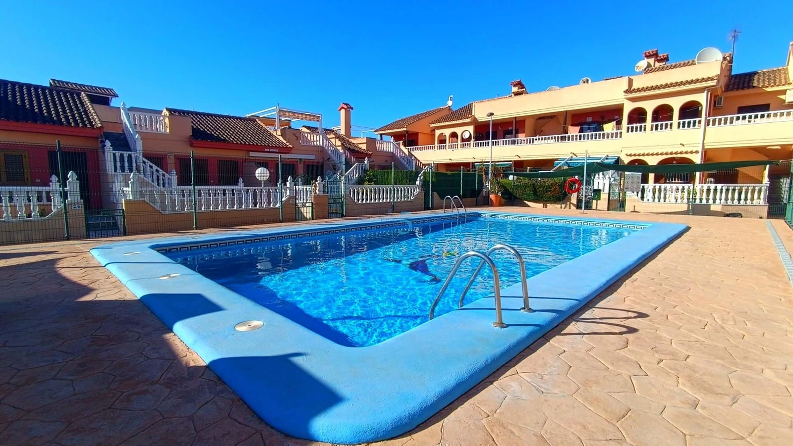3 bedroom Apartment for sale in Torrevieja with pool - € 149,950 (Ref: 9415596)