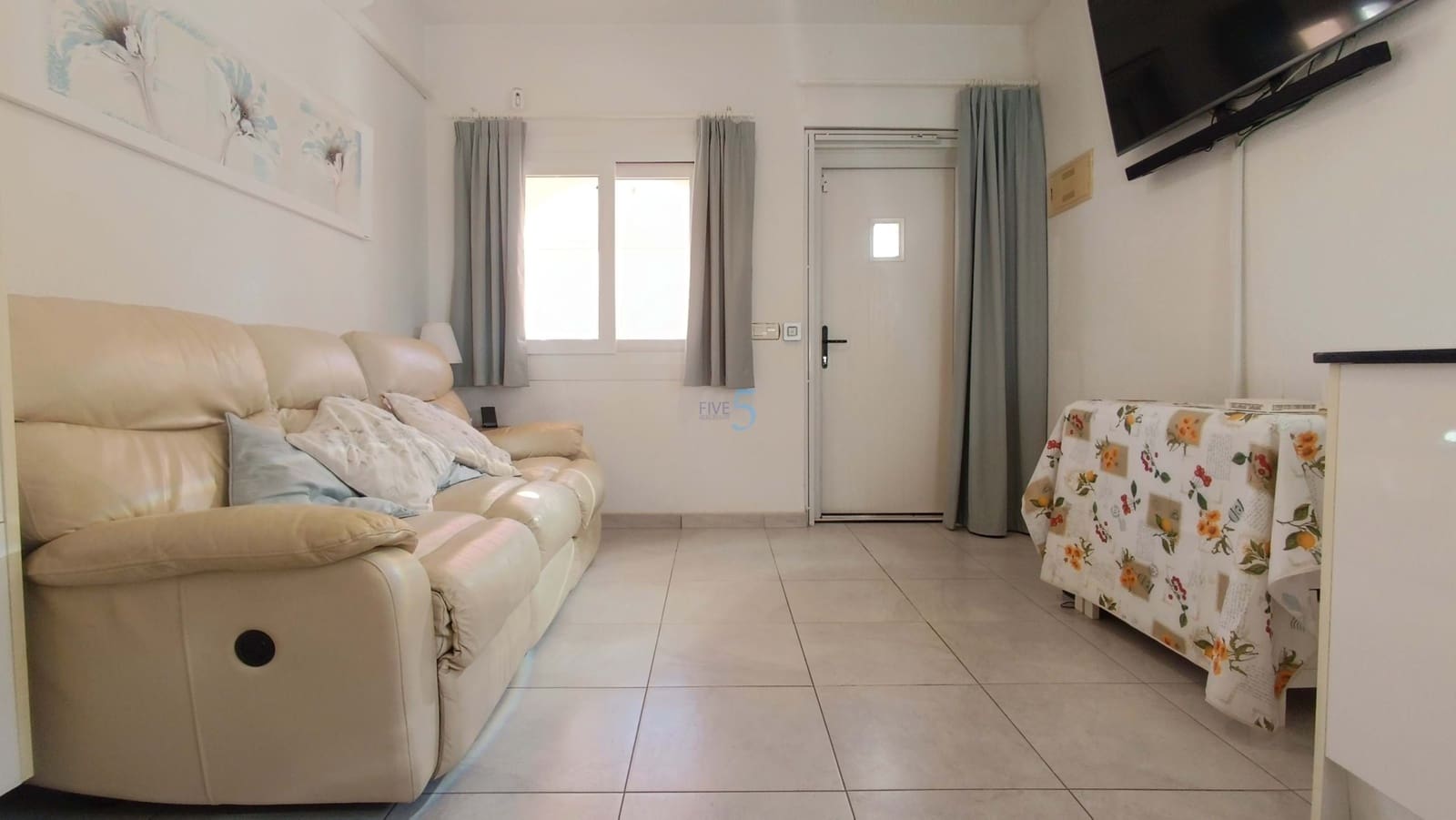 3 bedroom Apartment for sale in Torrevieja with pool - € 149,950 (Ref: 9415596)