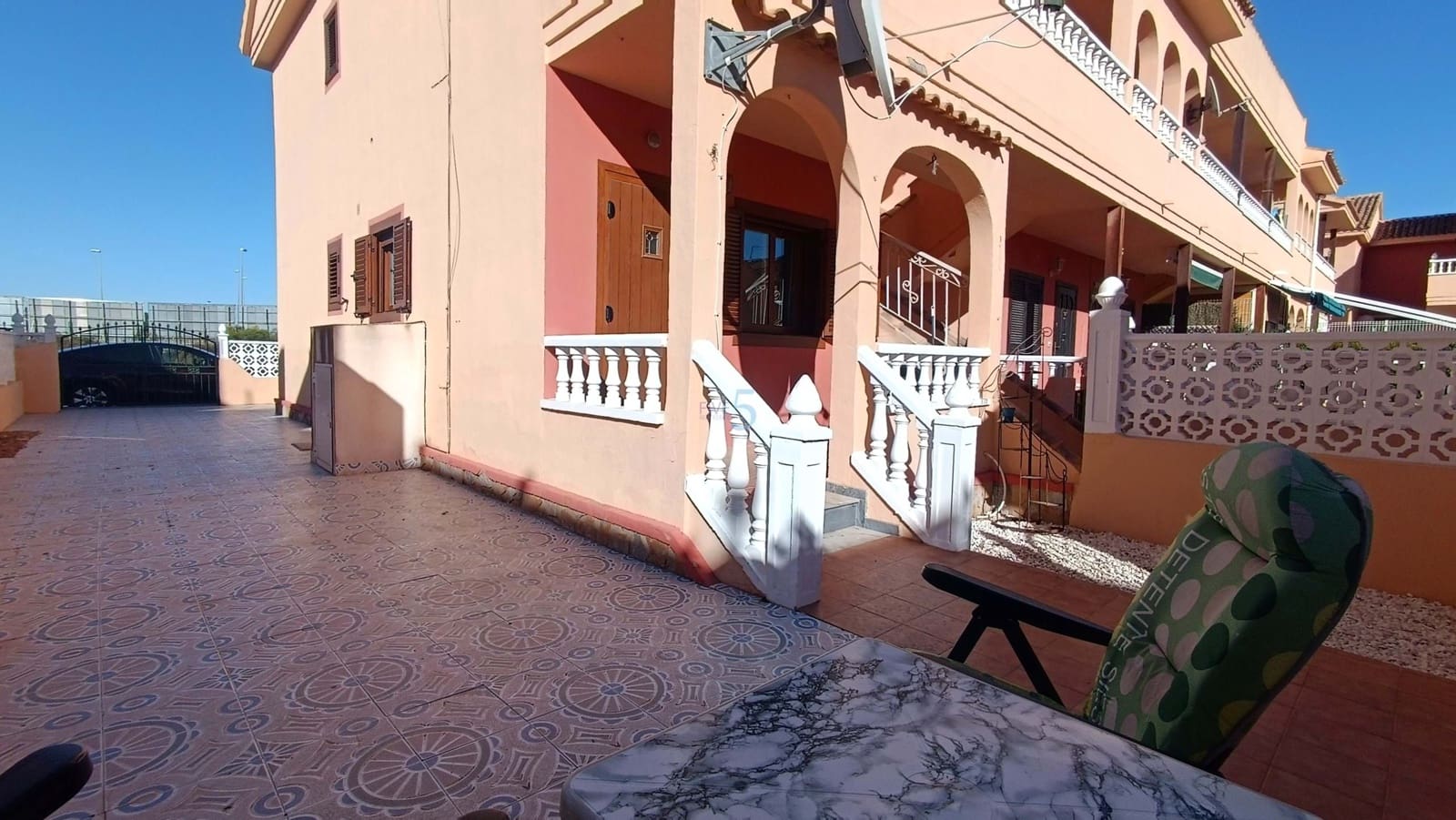 3 bedroom Apartment for sale in Torrevieja with pool - € 149,950 (Ref: 9415596)