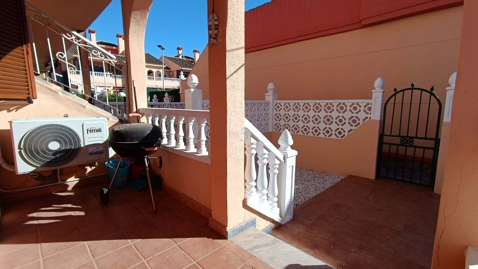 3 bedroom Apartment for sale in Torrevieja with pool - € 149,950 (Ref: 9415596)