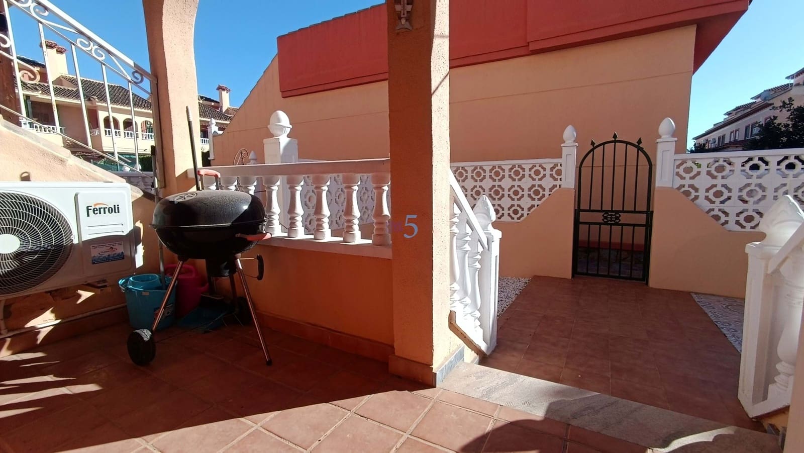 3 bedroom Apartment for sale in Torrevieja with pool - € 149,950 (Ref: 9415596)