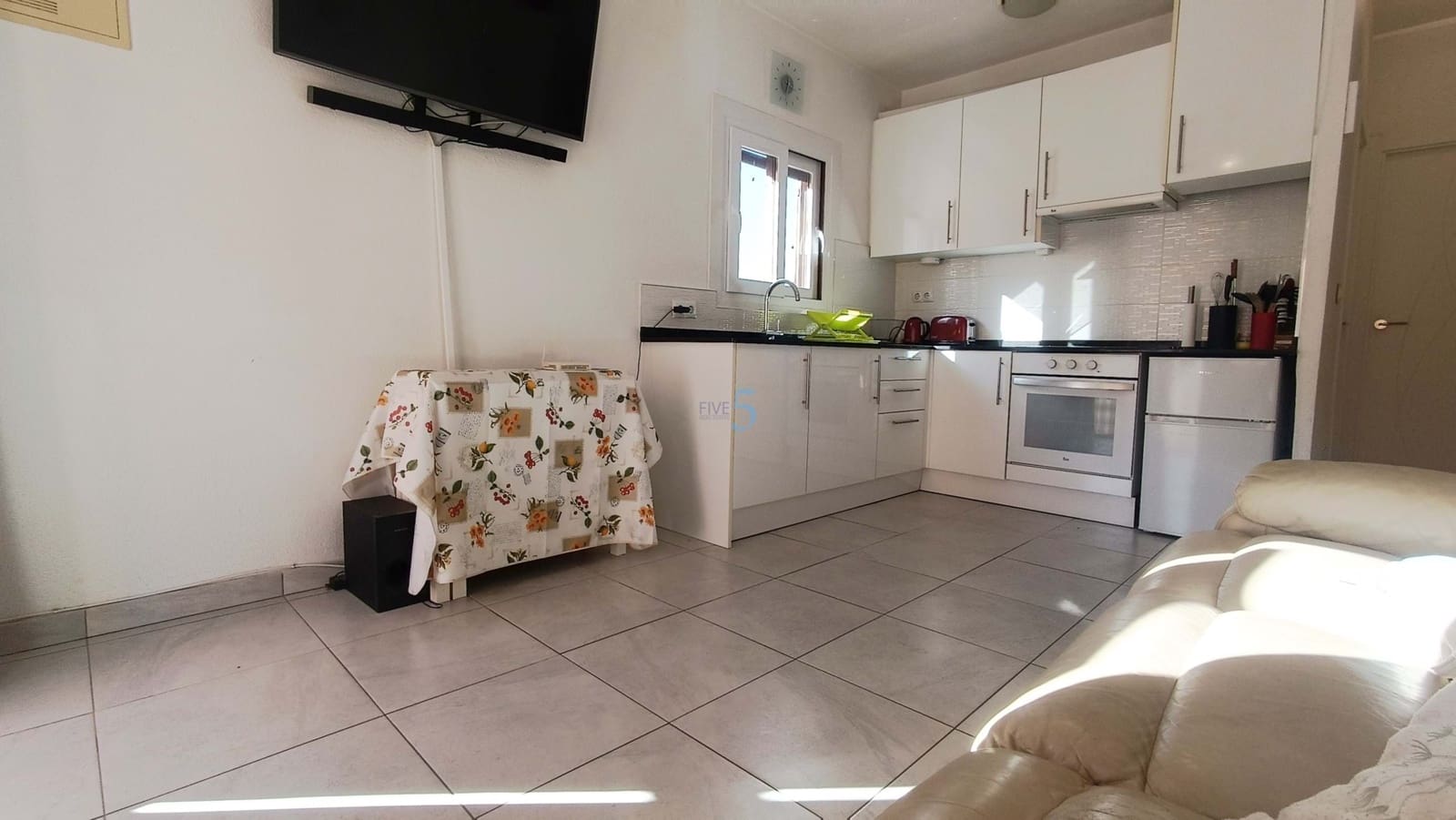 3 bedroom Apartment for sale in Torrevieja with pool - € 149,950 (Ref: 9415596)