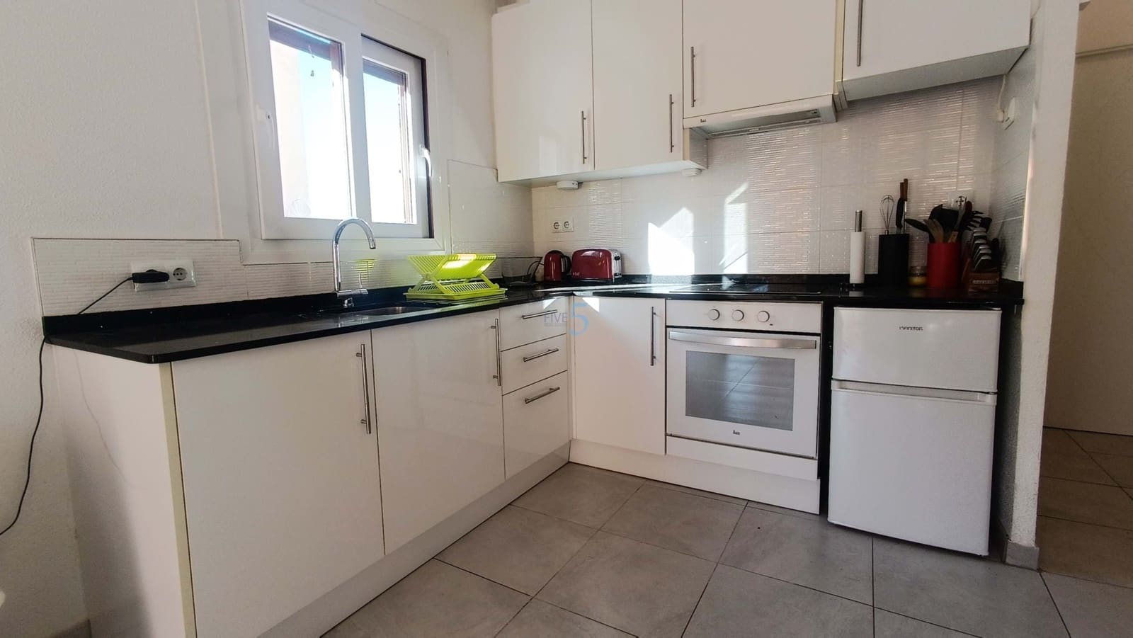 3 bedroom Apartment for sale in Torrevieja with pool - € 149,950 (Ref: 9415596)