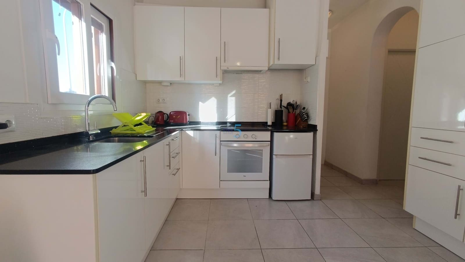 3 bedroom Apartment for sale in Torrevieja with pool - € 149,950 (Ref: 9415596)