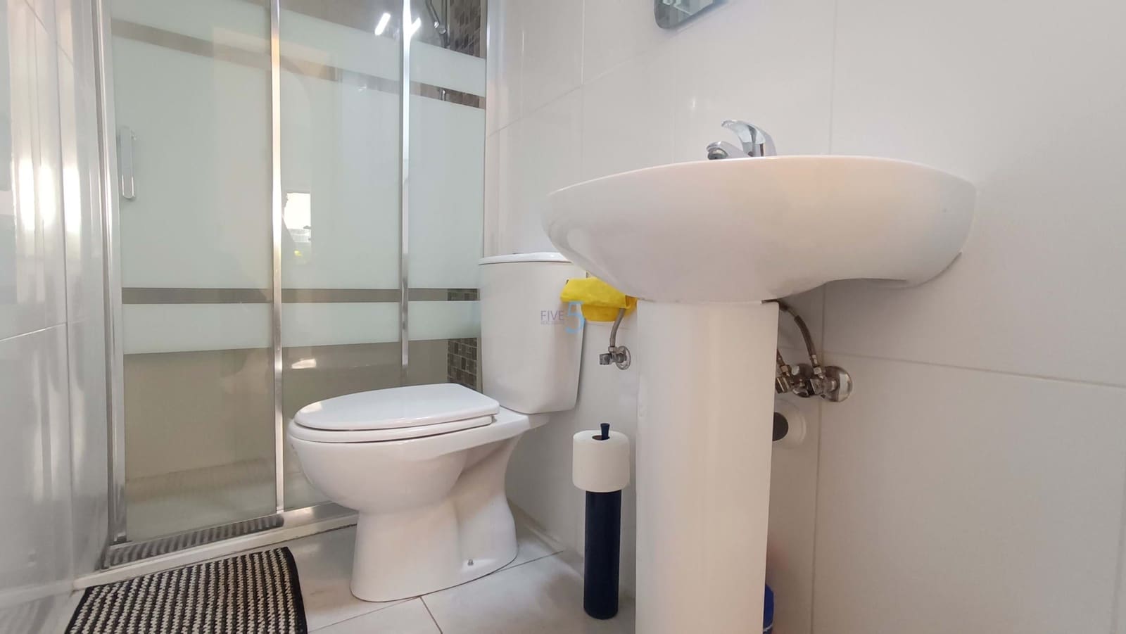 3 bedroom Apartment for sale in Torrevieja with pool - € 149,950 (Ref: 9415596)