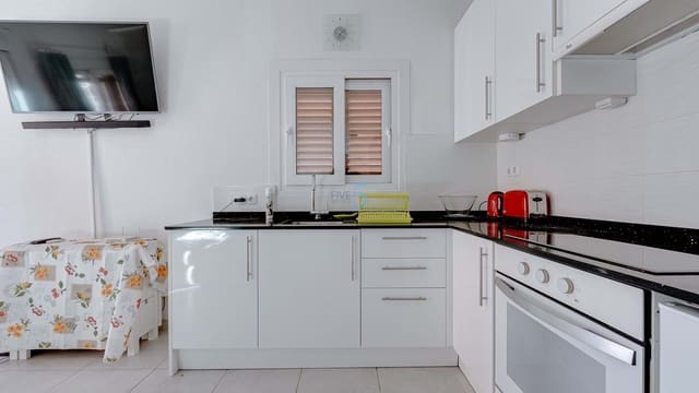 3 bedroom Apartment for sale in Torrevieja with pool - € 149,950 (Ref: 9415596)