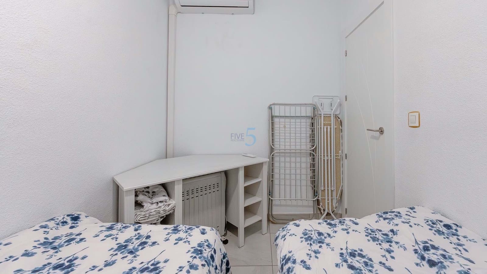 3 bedroom Apartment for sale in Torrevieja with pool - € 149,950 (Ref: 9415596)