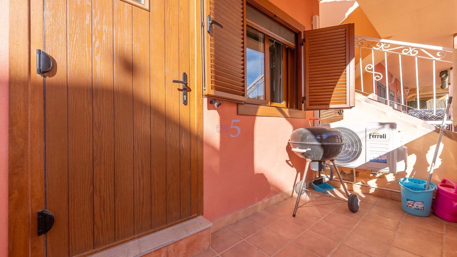3 bedroom Apartment for sale in Torrevieja with pool - € 149,950 (Ref: 9415596)