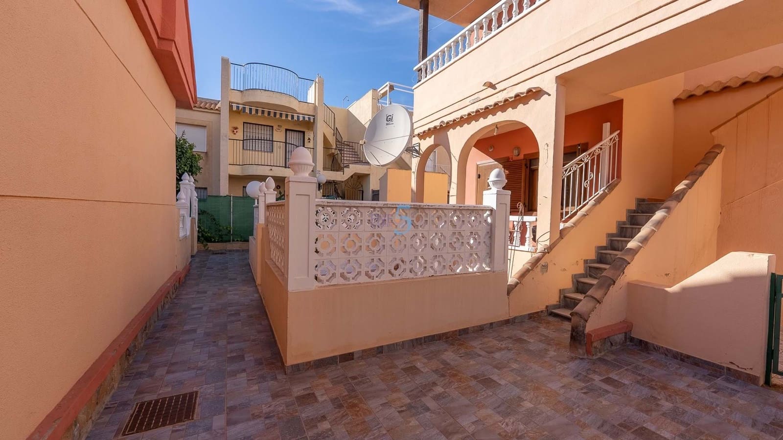 3 bedroom Apartment for sale in Torrevieja with pool - € 149,950 (Ref: 9415596)