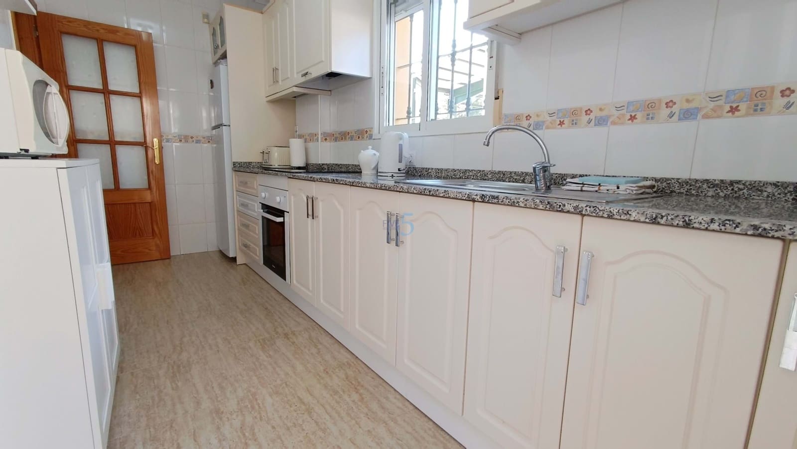 3 chambre Villa/Maison Semi-Mitoyenne à vendre à Daya Nueva avec piscine - 150 000 € (Ref: 9429532)