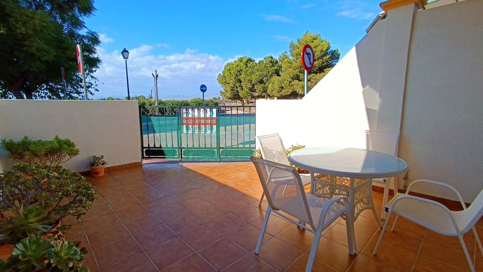 3 chambre Villa/Maison Semi-Mitoyenne à vendre à Daya Nueva avec piscine - 150 000 € (Ref: 9429532)