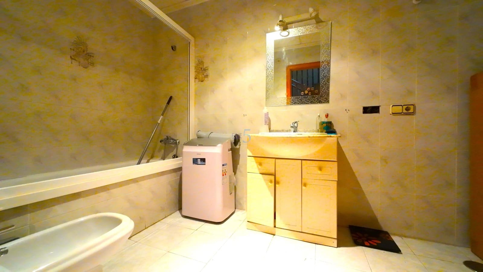 3 bedroom Townhouse for sale in Formentera del Segura - € 220,000 (Ref: 9432824)