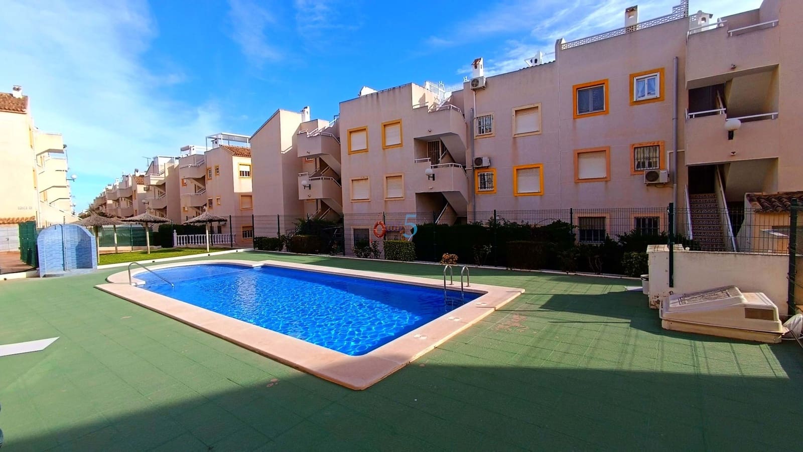 2 makuuhuone Huoneisto myytävänä paikassa La Mata mukana uima-altaan - 139 900 € (Ref: 9432826)