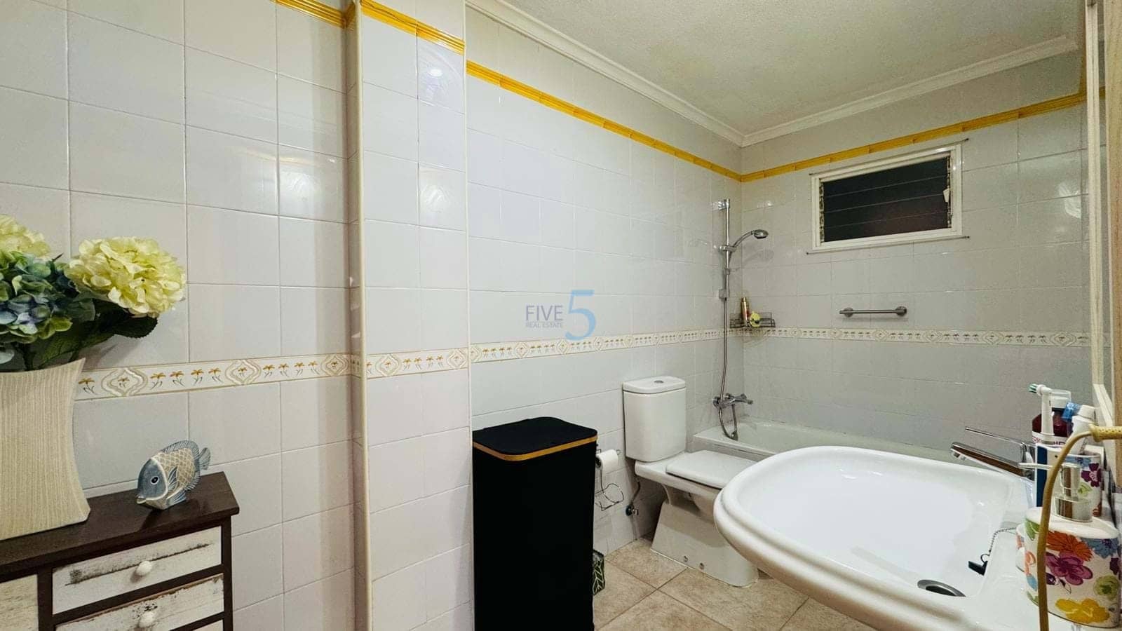 3 bedroom Apartment for sale in Almoradi - € 125,000 (Ref: 9444924)