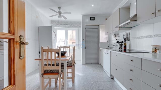 3 bedroom Apartment for sale in Almoradí - € 125,000 (Ref: 9444924)