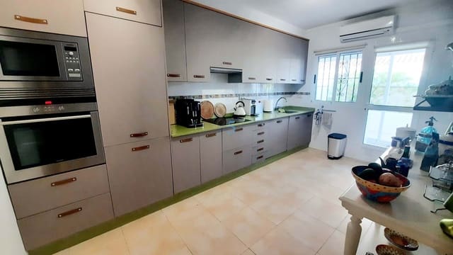 3 quarto Moradia para venda em Los Alcázares com piscina garagem - 329 999 € (Ref: 9446684)