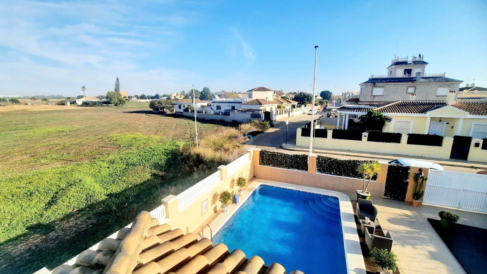 3 quarto Moradia para venda em Los Alcazares com piscina garagem - 329 999 € (Ref: 9446684)