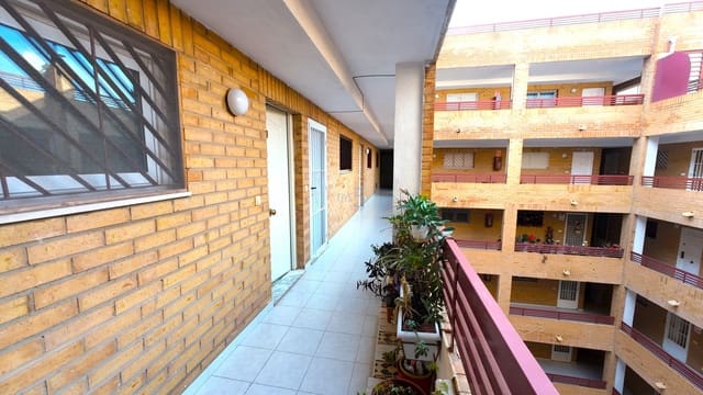 1 sovrum Lägenhet till salu i Torrevieja med pool - 110 000 € (Ref: 9447218)