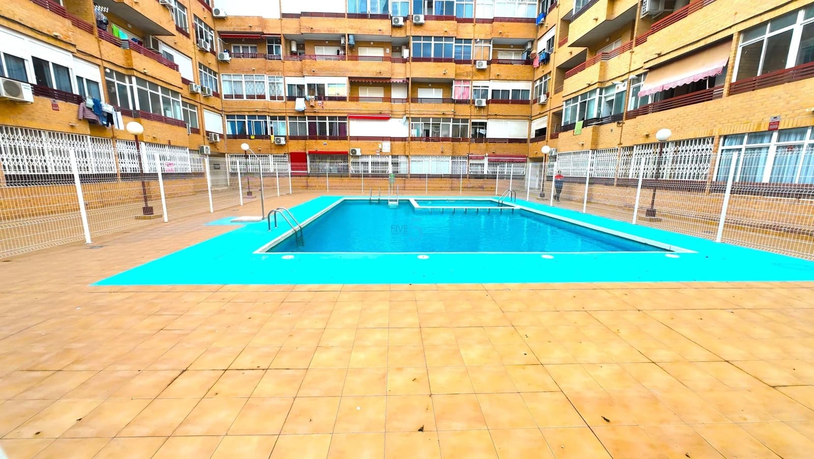 1 sovrum Lägenhet till salu i Torrevieja med pool - 110 000 € (Ref: 9447218)